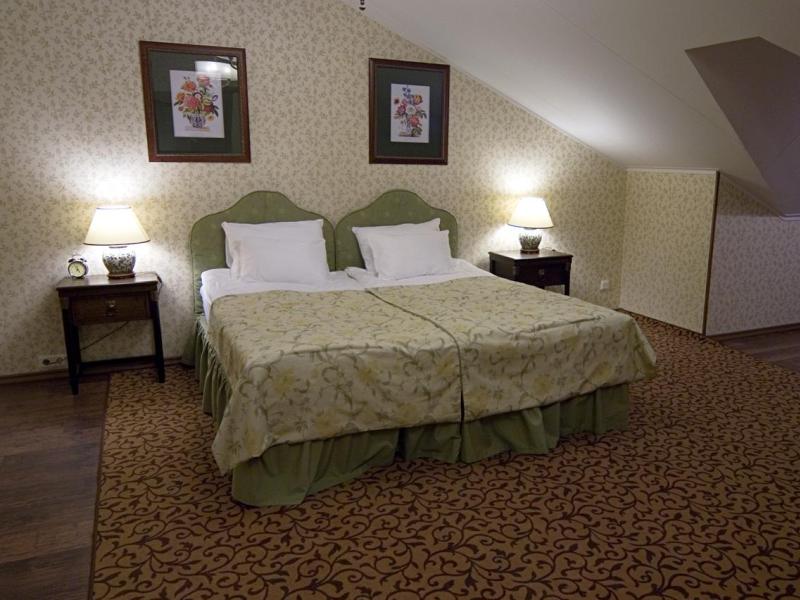 Lancaster Court Hotel