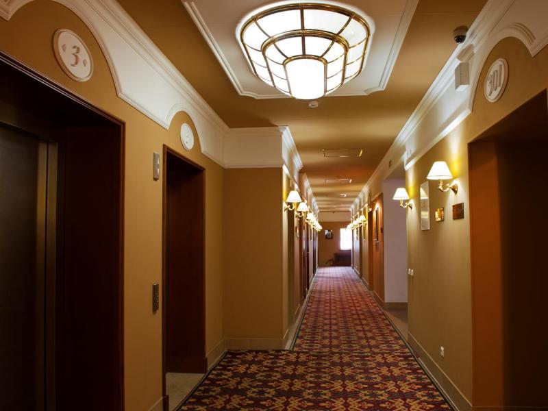 Lancaster Court Hotel