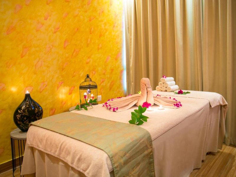 Ramada Beach Hotel Ajman