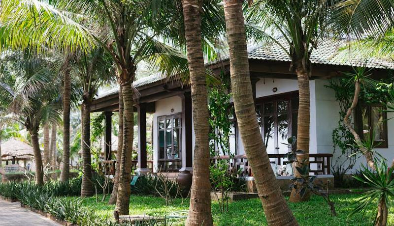 Lang Co Beach Resort