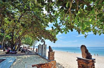 Lanta Sand Resort & Spa