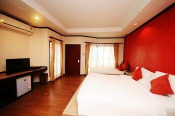 Lanta Sand Resort & Spa
