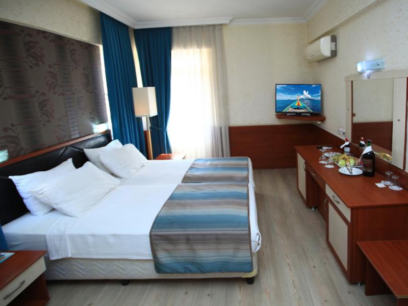 Lara Hadrianus Hotel