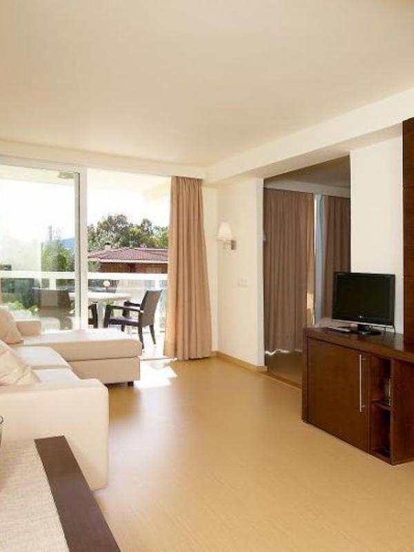 Las Gaviotas Suites Hotel & Spa