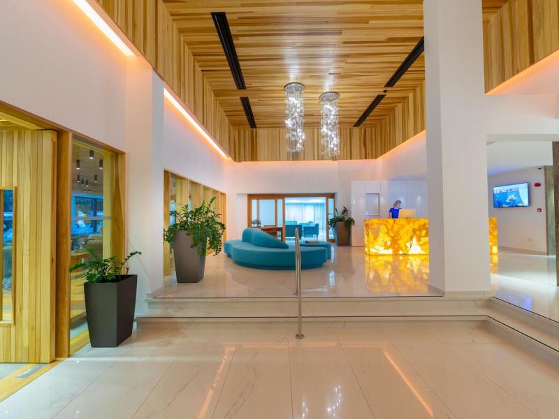 Anemi Hotel & Suites