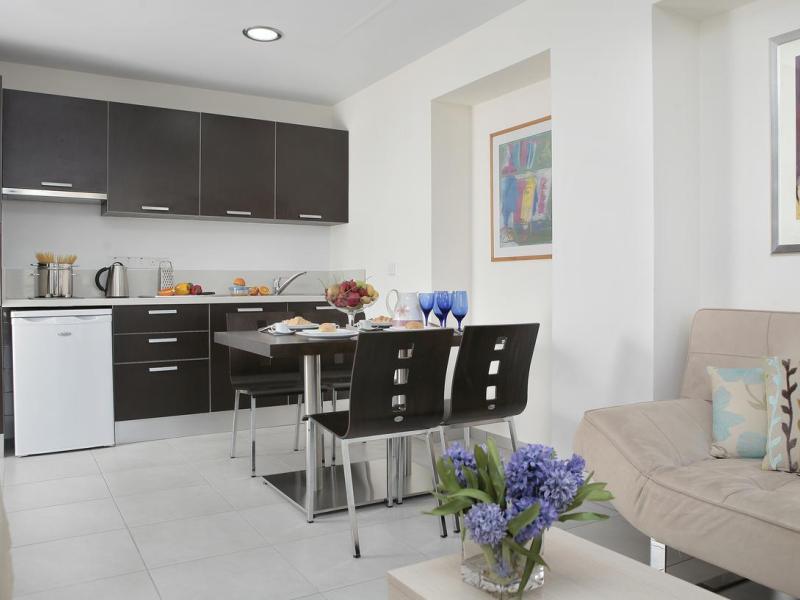 Anemi Hotel & Suites