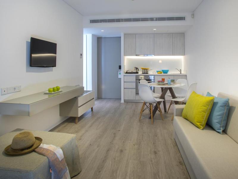 Anemi Hotel & Suites