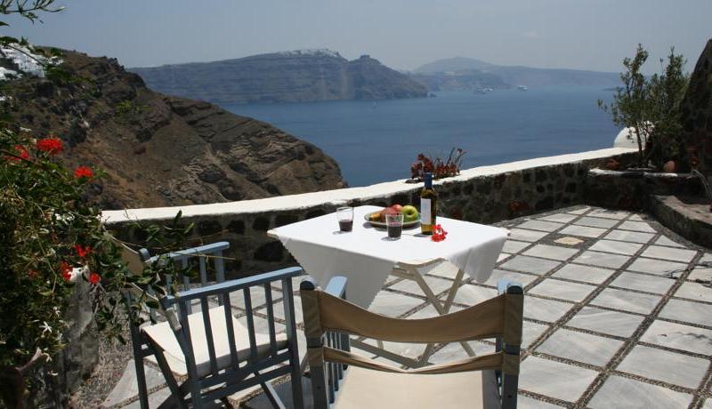 Lava Oia`s