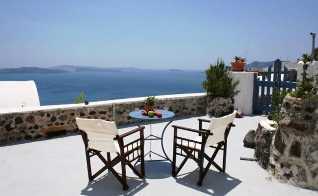 Lava Oia`s