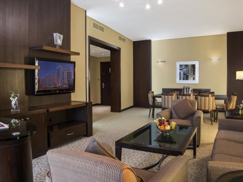 Time Oak Hotel & Suites