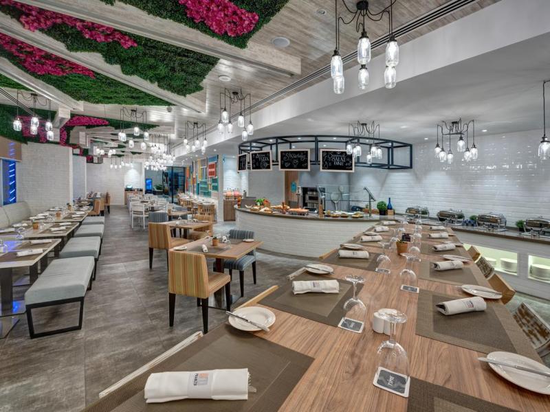 Time Oak Hotel & Suites