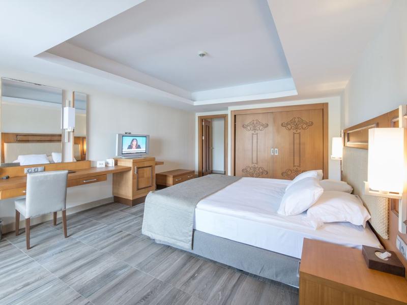 Crystal Prestige Elite Hotel