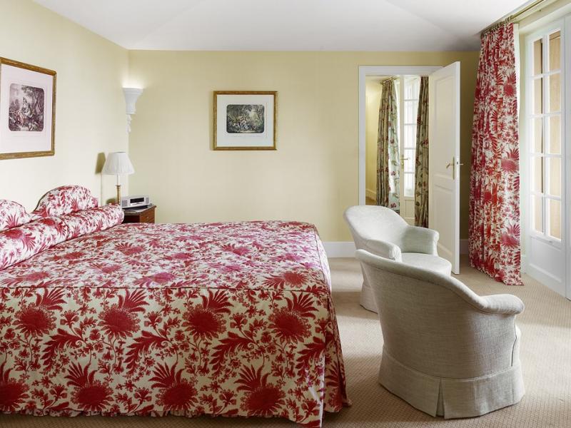 Le Chateau Du Domaine St Martin