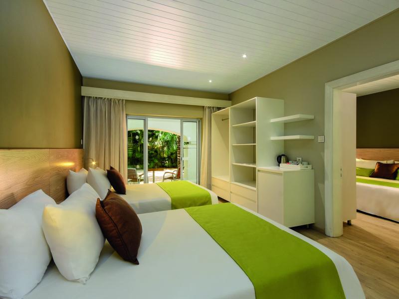 Mauricia Beachcomber