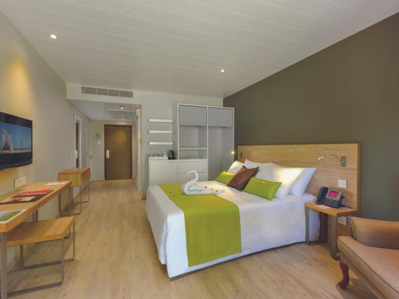 Mauricia Beachcomber