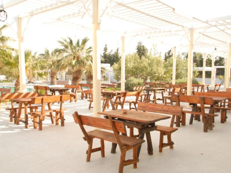 Cyclamens Hotel Mechmoum