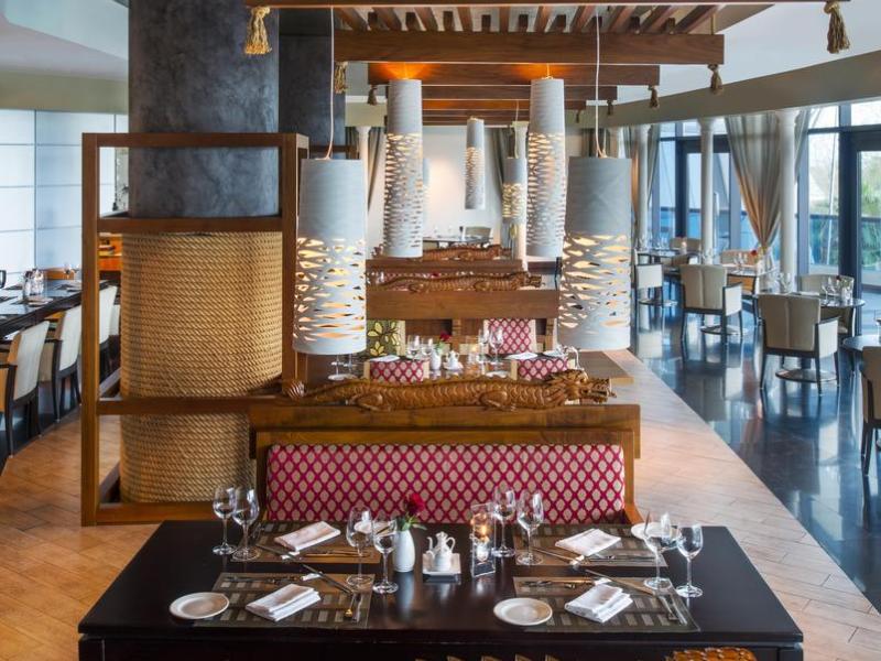 Le Meridien Al Aqah Beach Resort