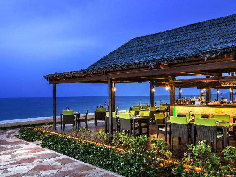 Le Meridien Al Aqah Beach Resort