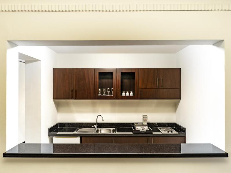 Le Meridien Al Aqah Beach Resort