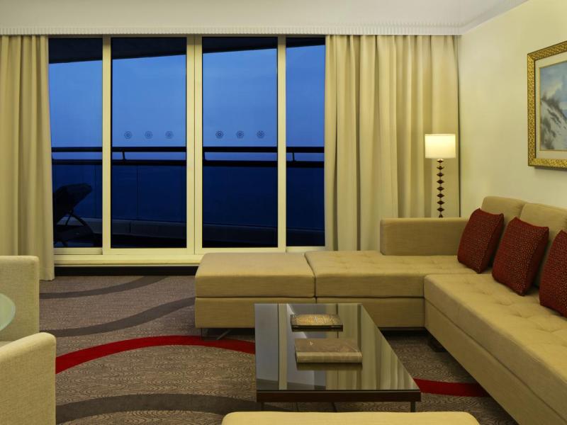 Le Meridien Al Aqah Beach Resort