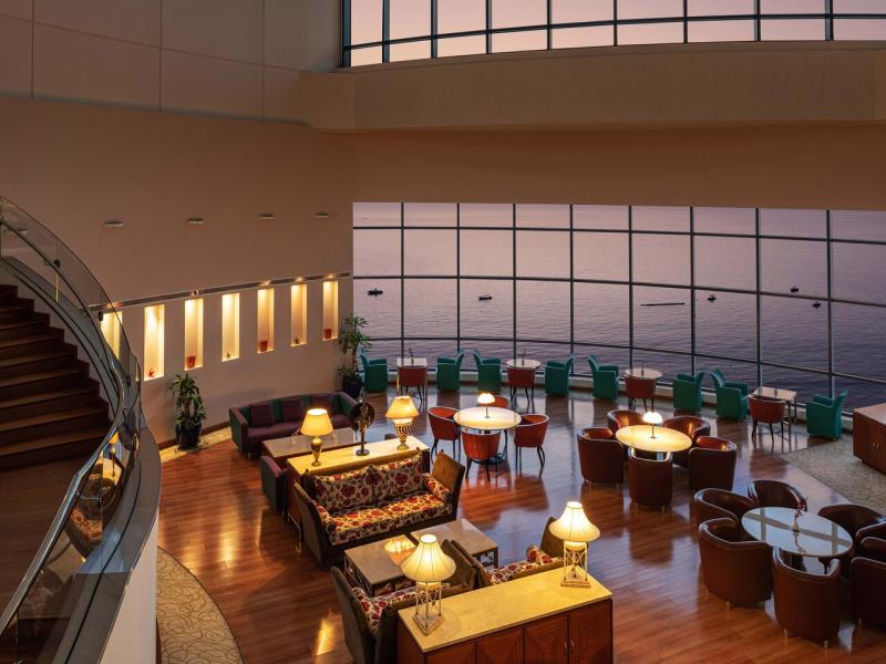 Le Meridien Al Aqah Beach Resort