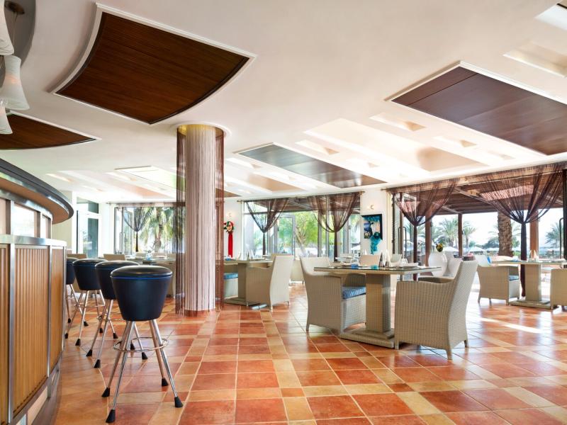 Le Meridien Al Aqah Beach Resort