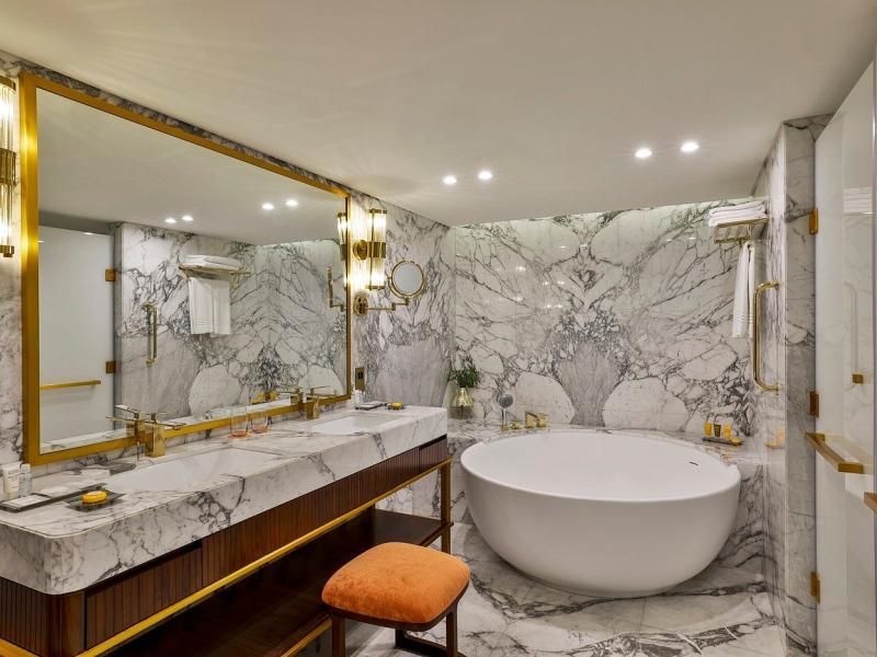 Le Meridien Dubai Hotel & Conference Centre