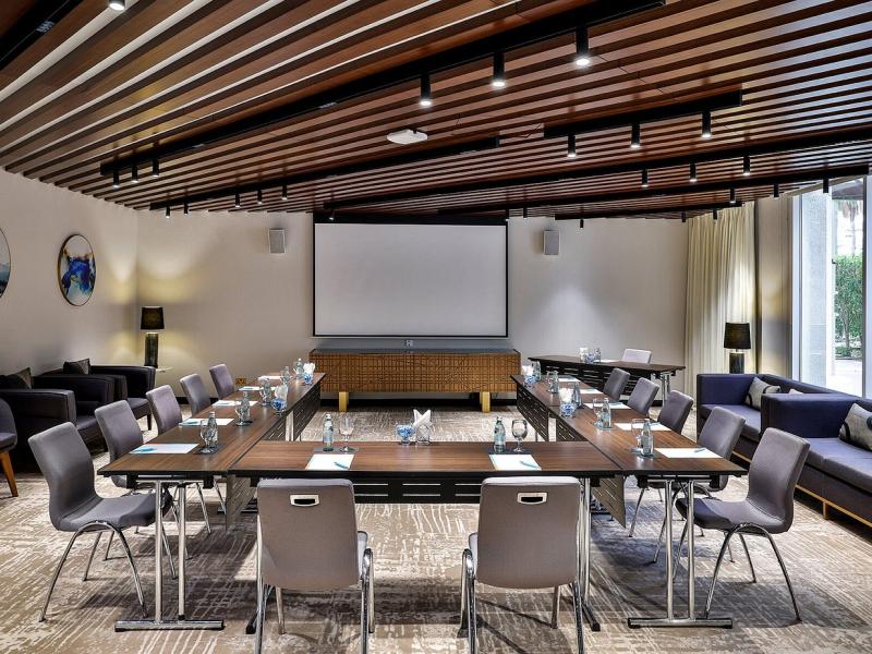 Le Meridien Dubai Hotel & Conference Centre