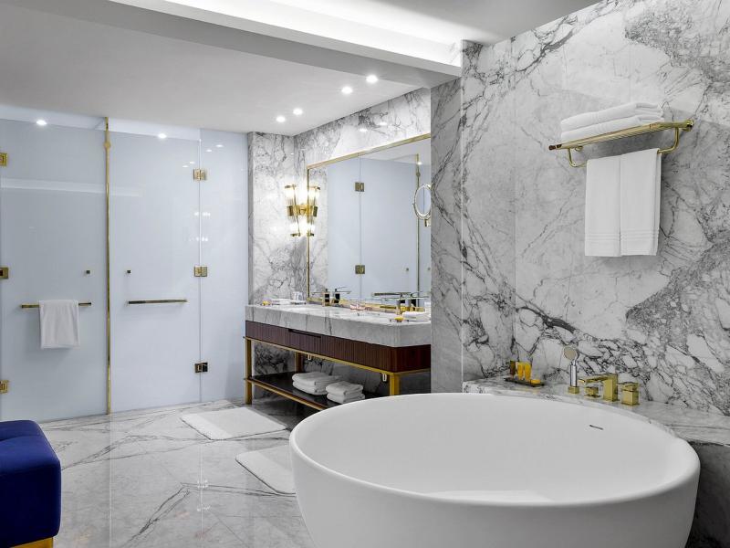 Le Meridien Dubai Hotel & Conference Centre