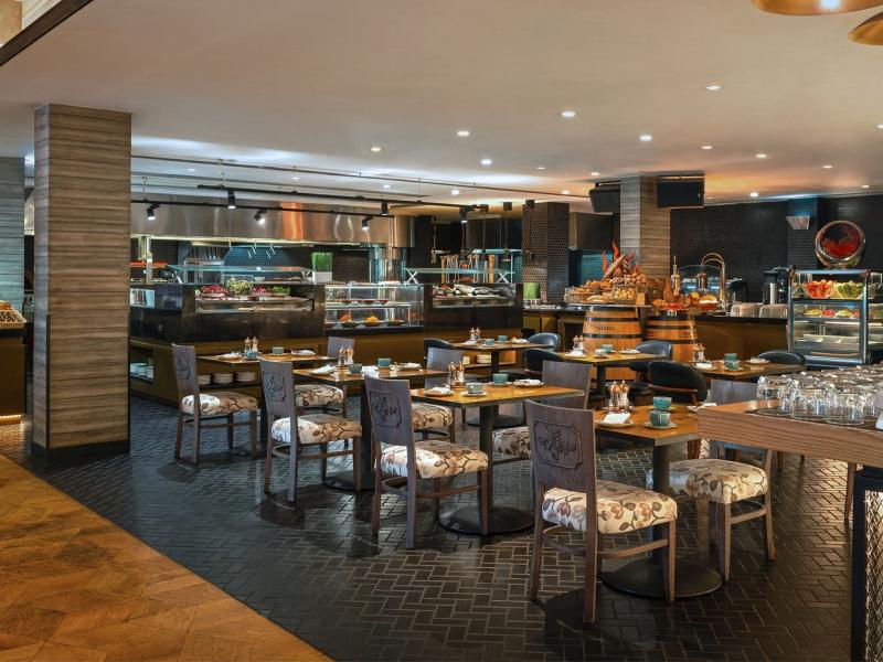 Le Meridien Dubai Hotel & Conference Centre