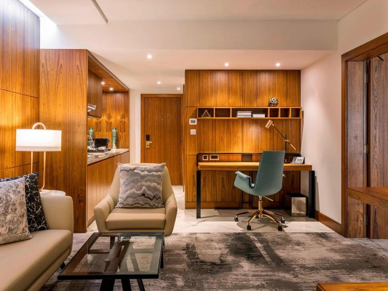 Le Meridien Dubai Hotel & Conference Centre