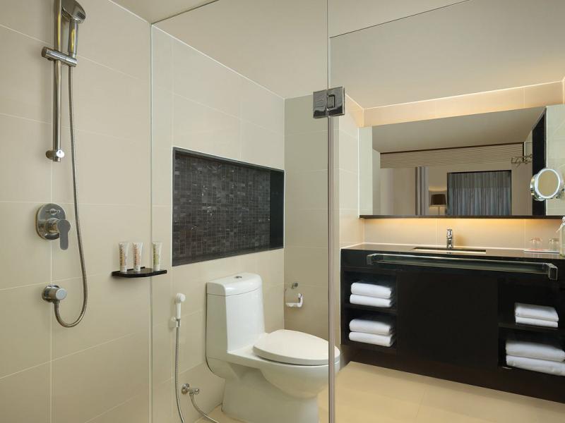 Le Meridien Phuket Beach Resort