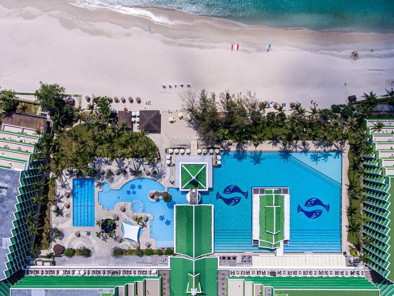 Le Meridien Phuket Beach Resort