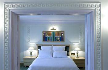 Sheraton Grand Pune Bund Garden Hotel