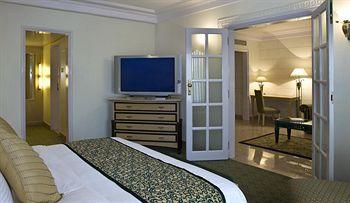 Sheraton Grand Pune Bund Garden Hotel