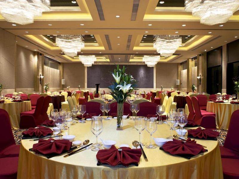 Le Meridien Shimei Bay Beach Resort & Spa