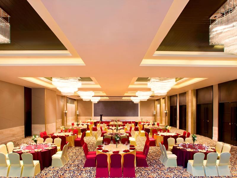 Le Meridien Shimei Bay Beach Resort & Spa