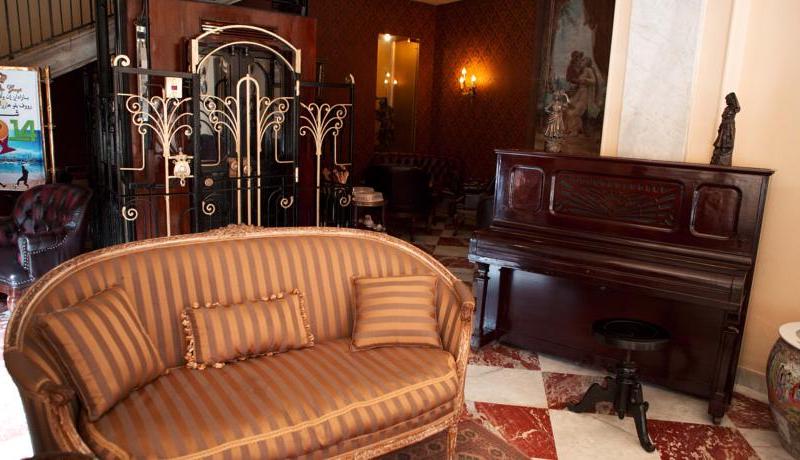 Paradise inn Le Metropole