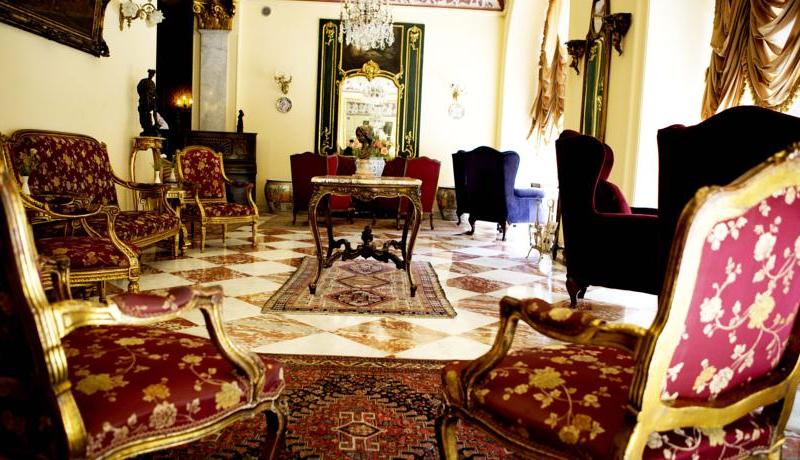 Paradise inn Le Metropole