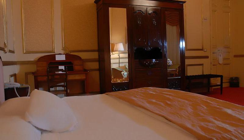 Paradise inn Le Metropole