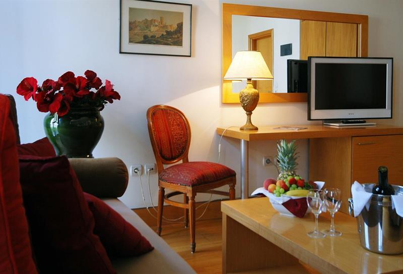 Le Palace Art Hotel