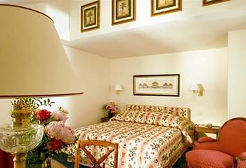 Le Relais Montmartre