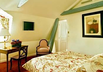 Le Relais Montmartre