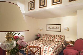 Le Relais Montmartre