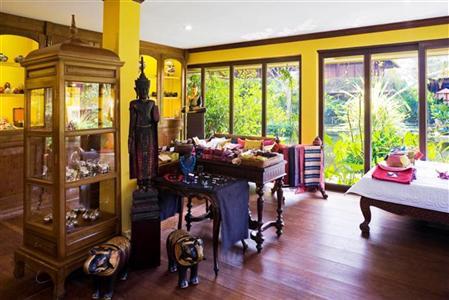 Angkor Village Hotel