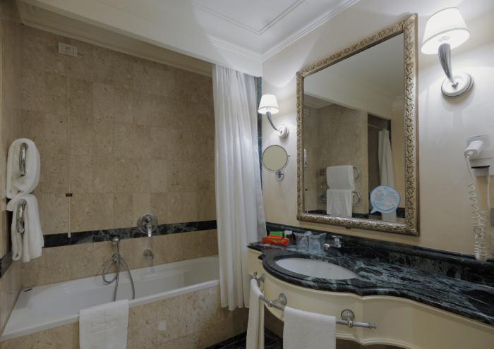 Hotel NH Firenze Anglo American