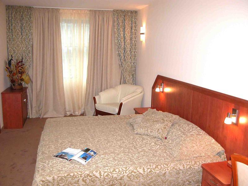 Legends Business Hotel