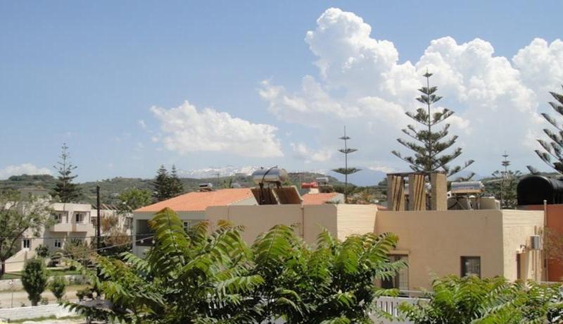 Leonidas Rooms & Studios