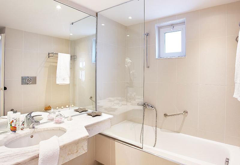 Grand Leoniki Residence