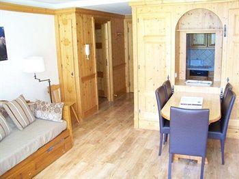 Les Balcons du Savoy